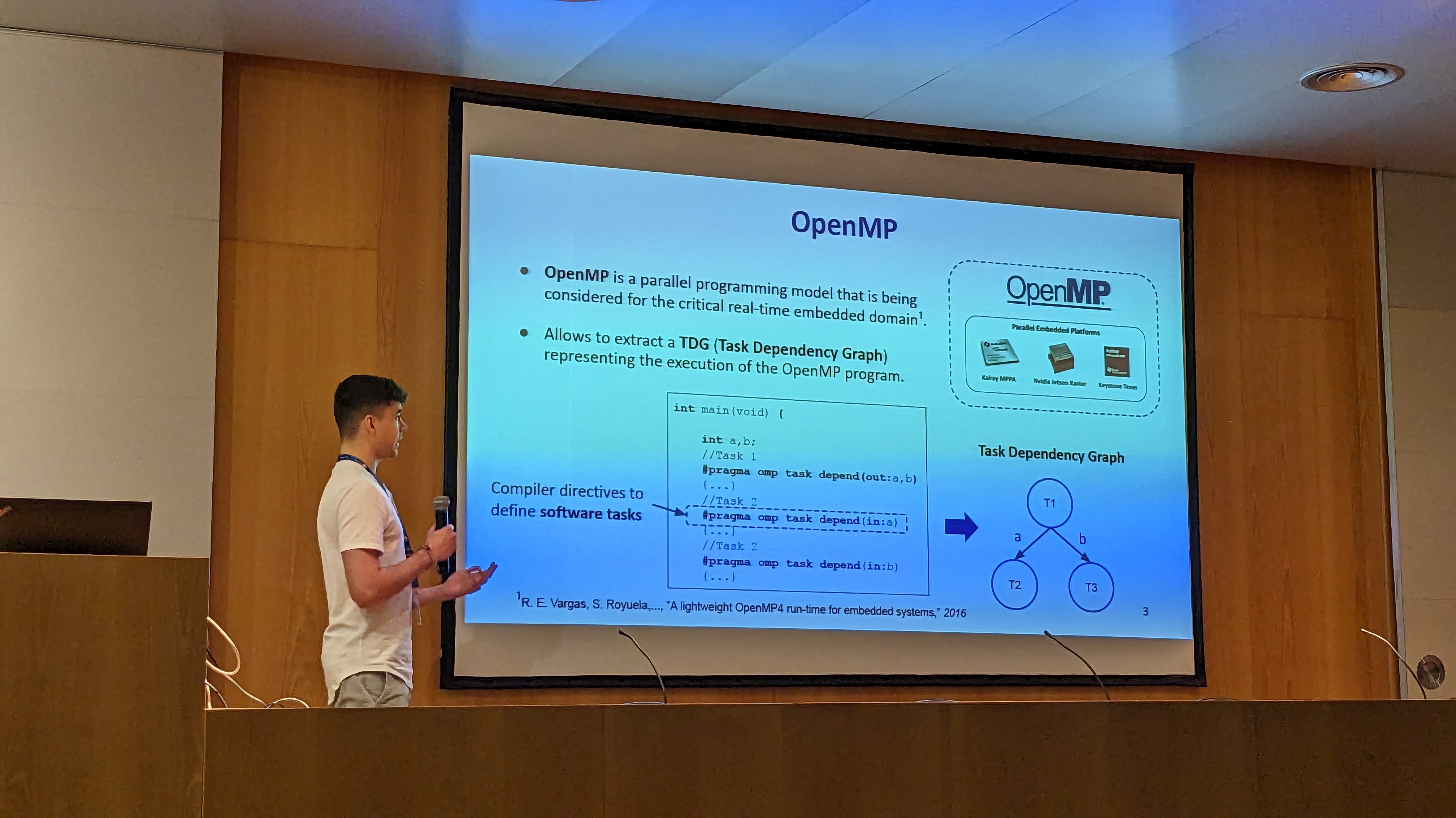 Adrián Munera during his presentation on the OpenMP programming model